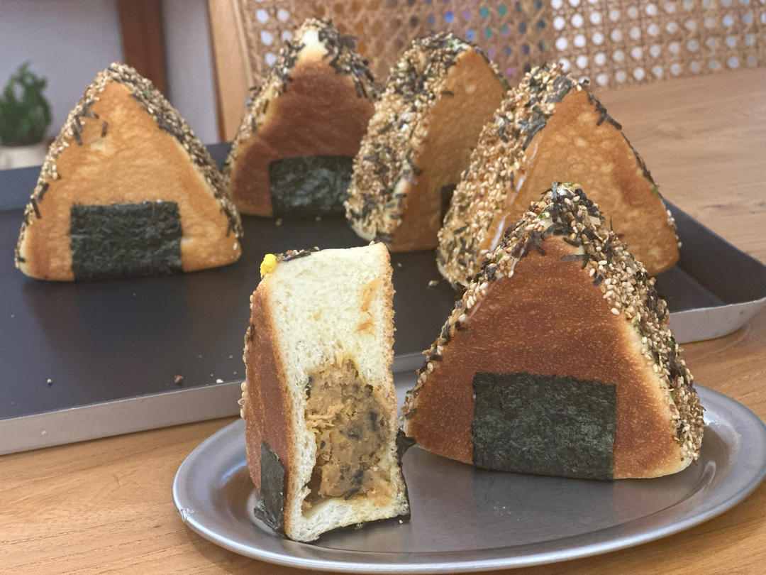 是超~好吃的面包呀，土豆泥肉松三角烧