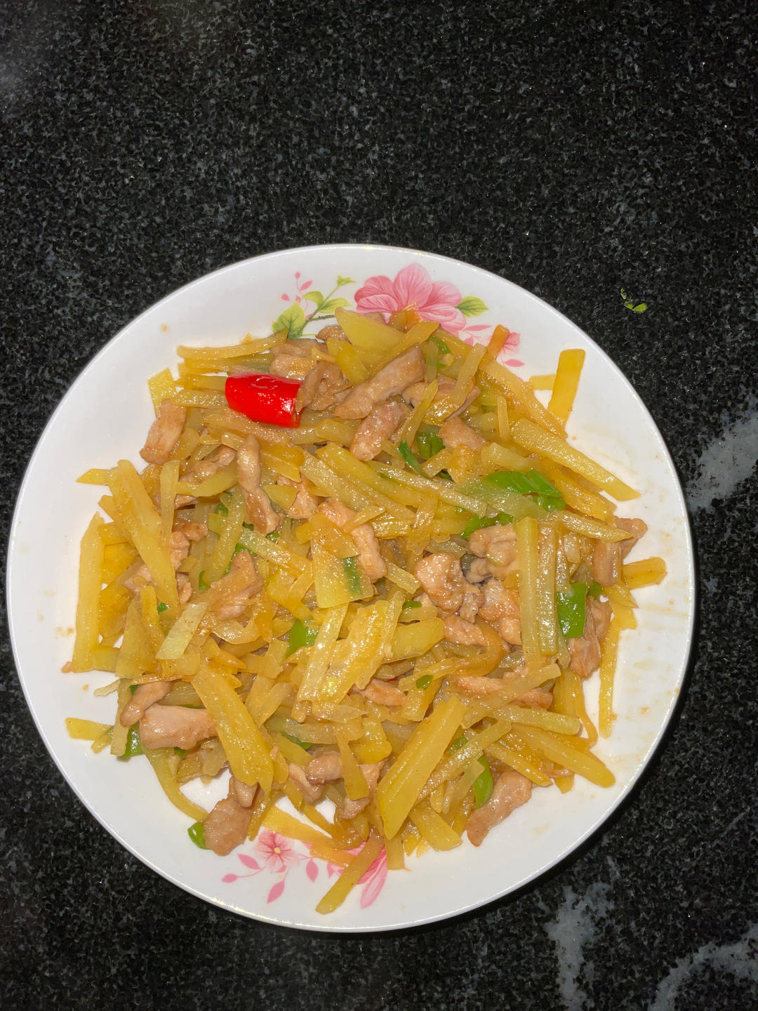 青椒土豆炒肉丝