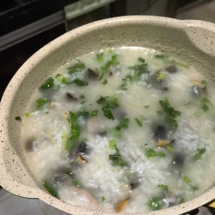 十五分钟快手之香滑皮蛋瘦肉粥(附五分钟电饭煲电压力锅更快捷方法)