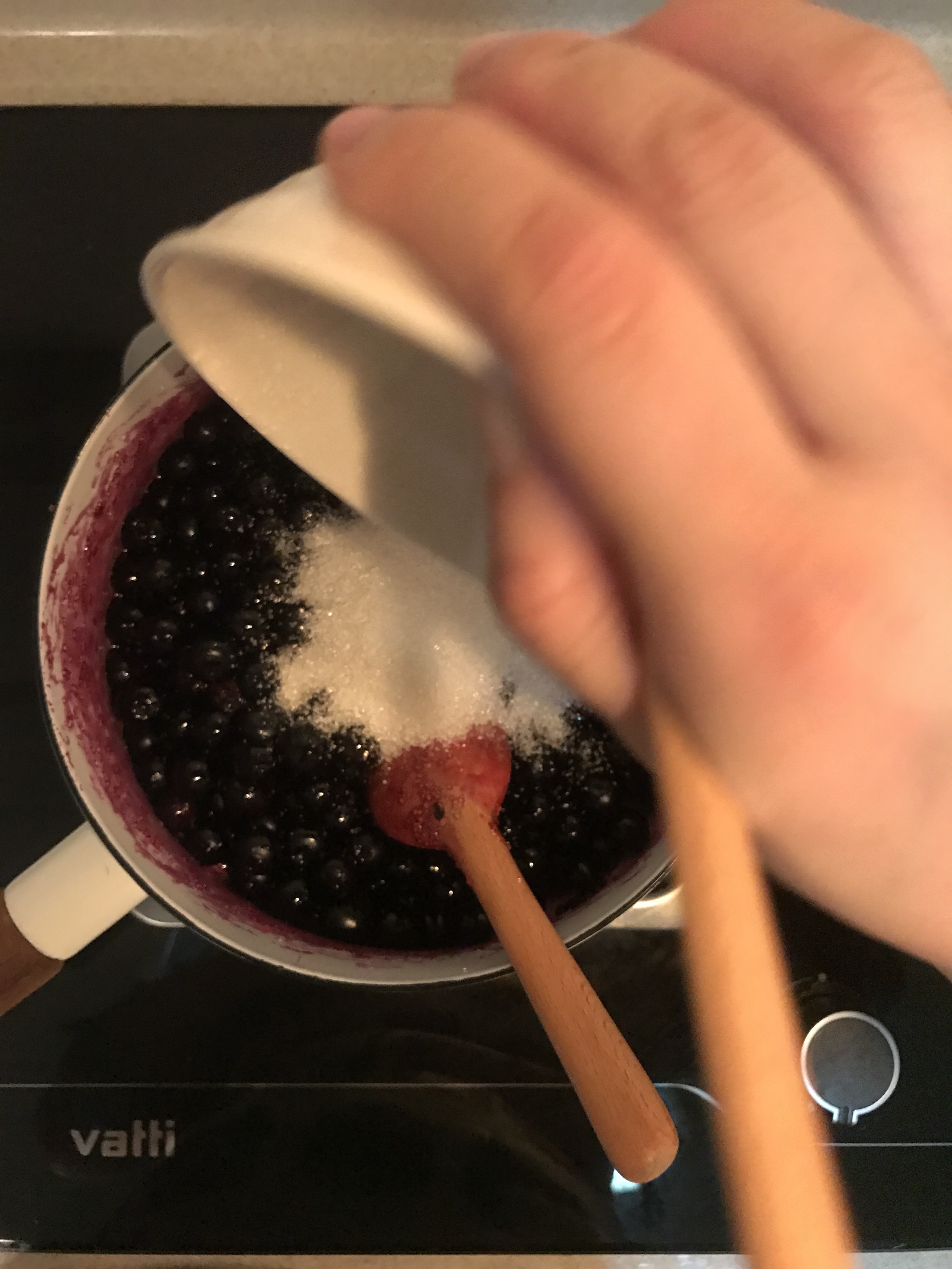 蓝莓果酱的做法 步骤8