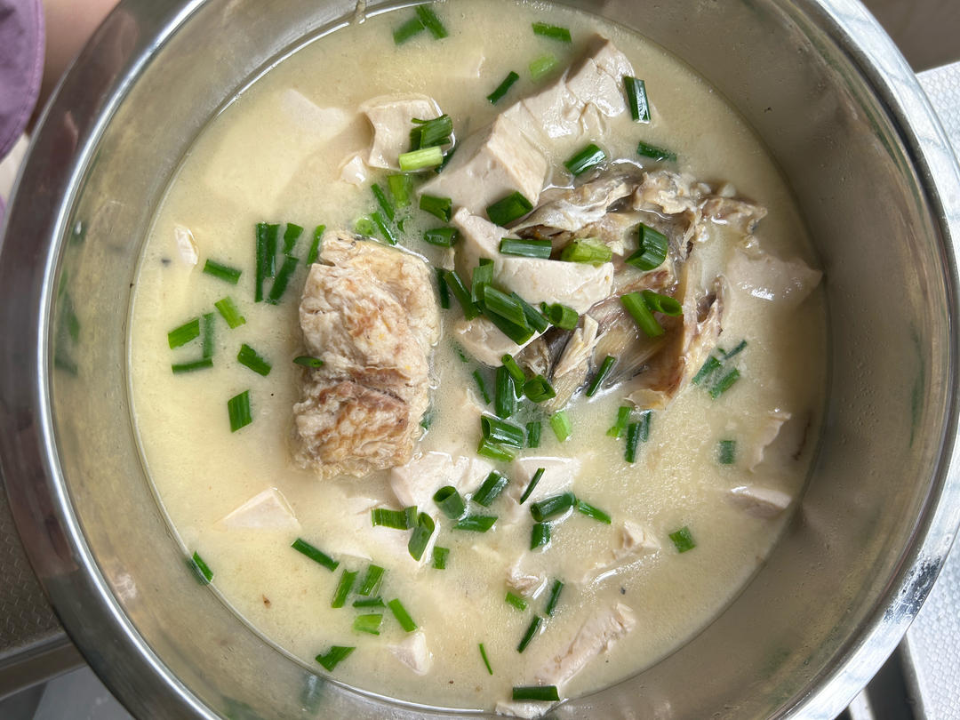 鲶鱼豆腐汤