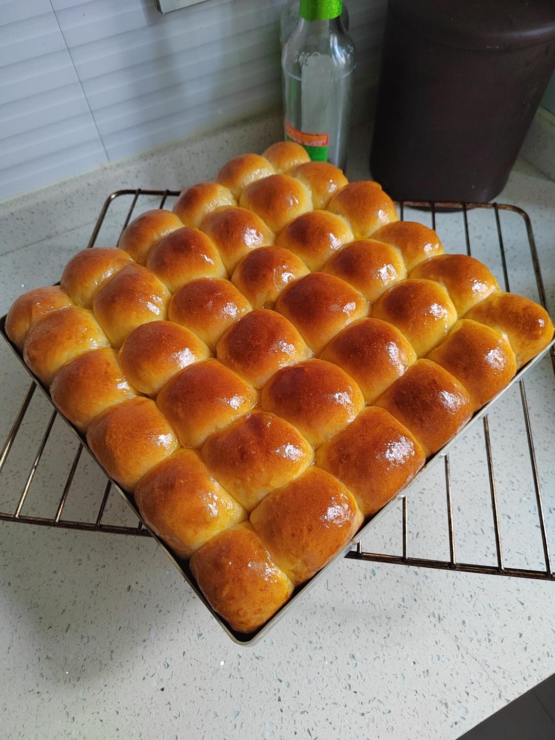 山姆同款黄油餐包，超简单在家就能复刻，卡白办了！