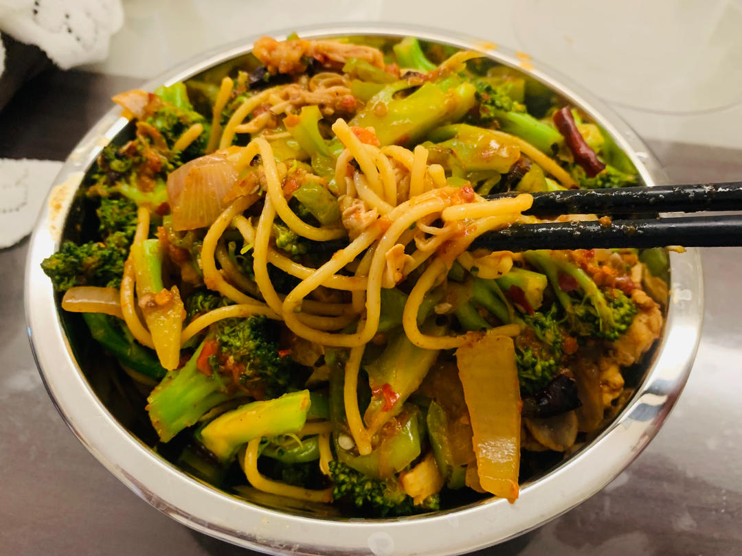 歹歹的新疆炒米粉