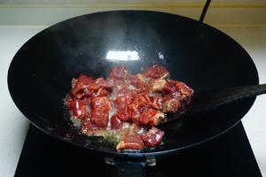 10分钟搞定黑椒牛肉粒的做法 步骤6