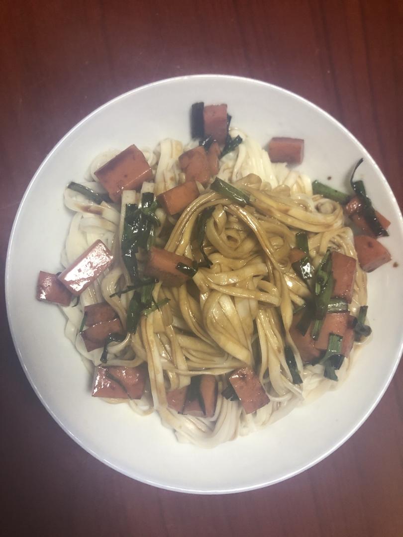 10分钟搞定的一碗葱油拌面