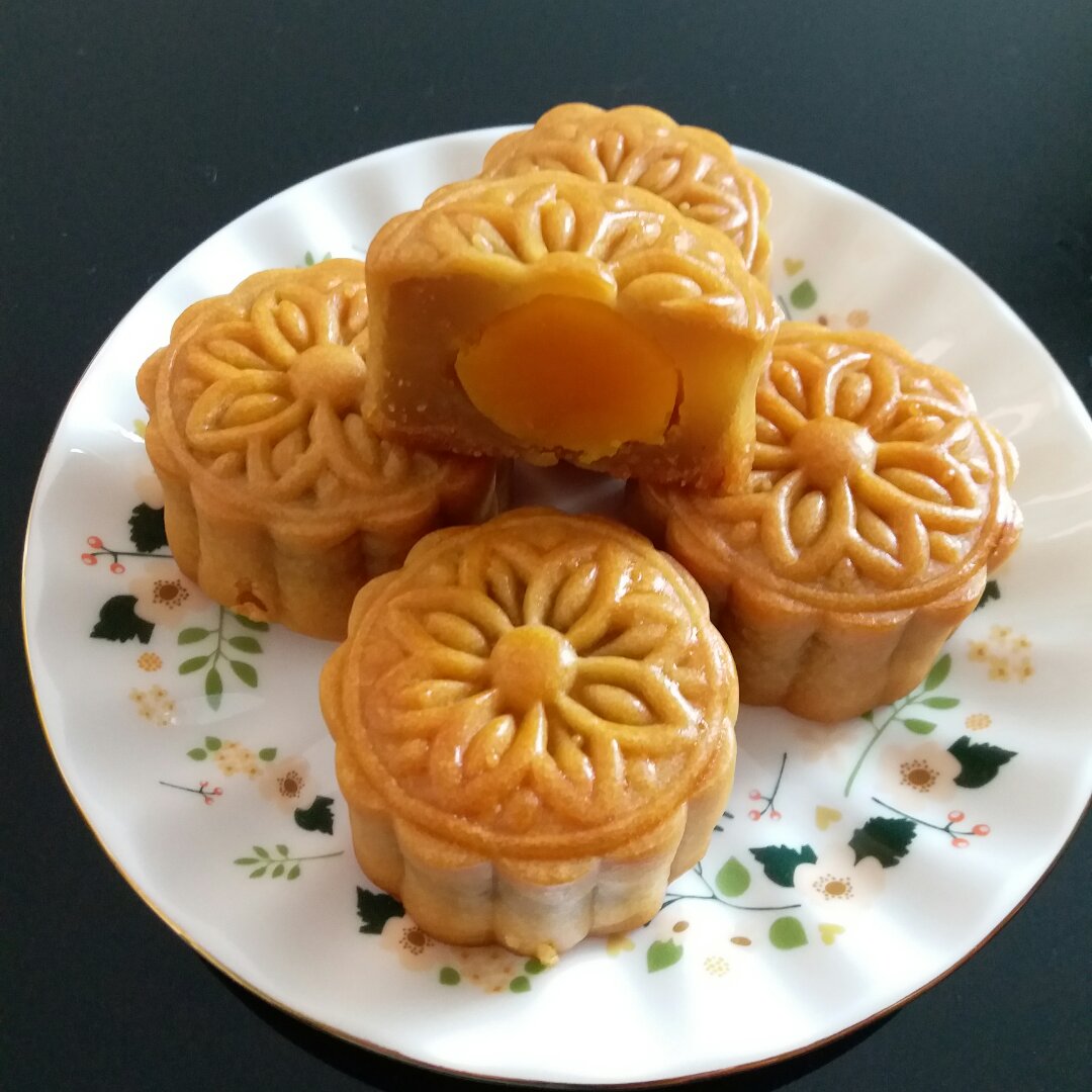 广式月饼——蛋黄莲蓉月饼
