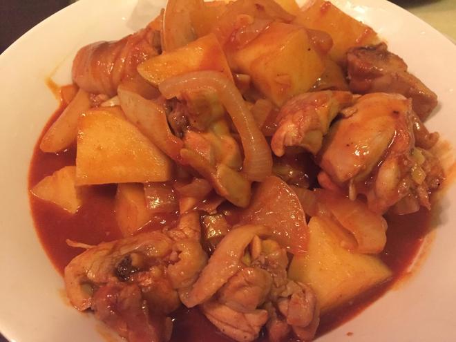 韩式辣酱焖鸡肉洋葱土豆的做法