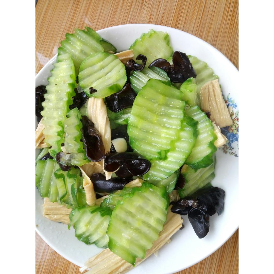 腐竹木耳黄瓜炒