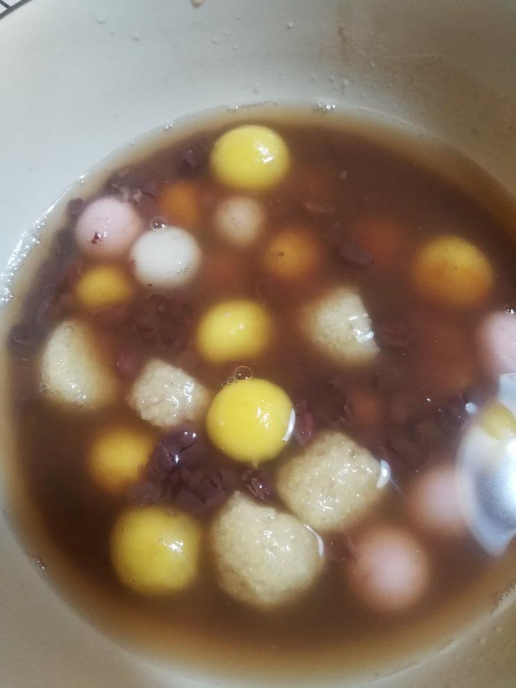 红豆糯米小丸子小汤圆——如何在5分钟内搓好一盘小丸子