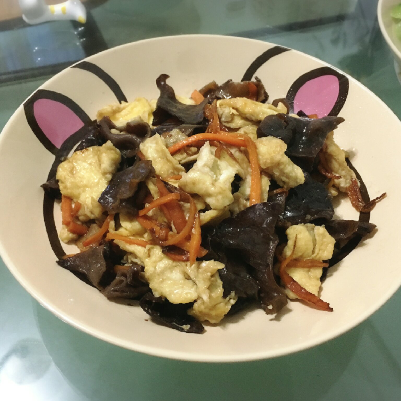 胡萝卜木耳炒蛋