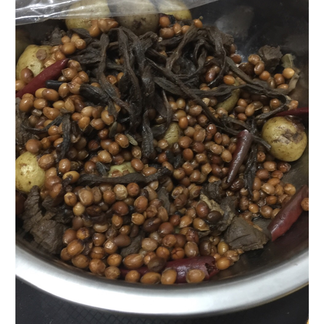 姥姥的东北牛肉烀小土豆咸菜