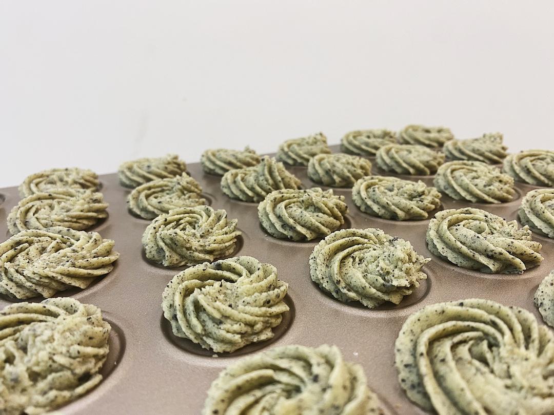 挤不爆裱花袋的黑芝麻曲奇