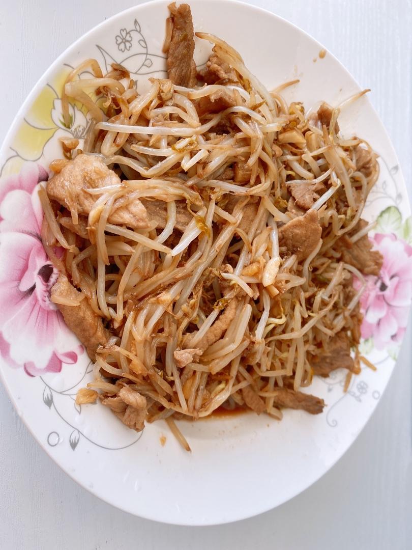 黄豆芽炒肉