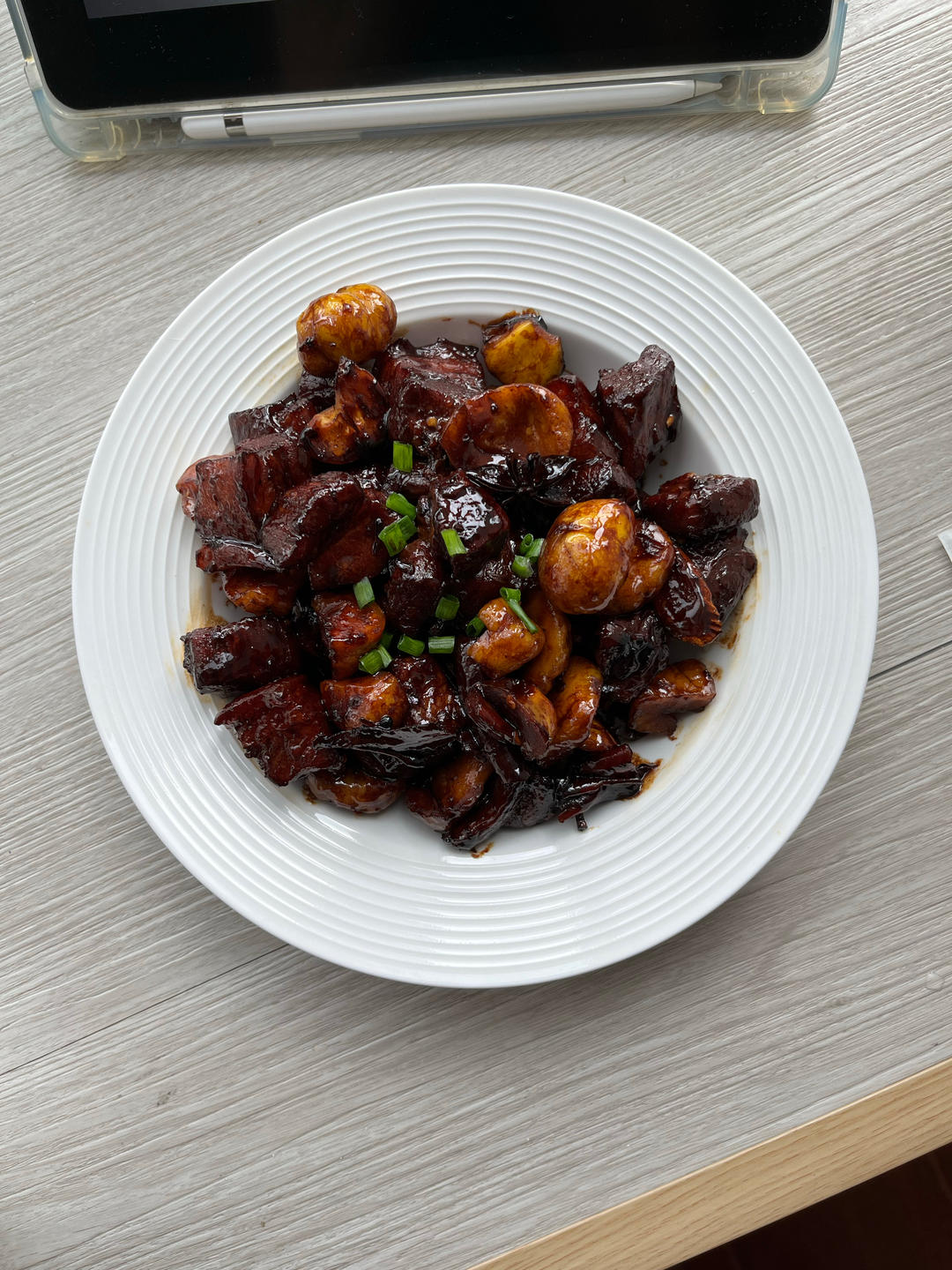 板栗红烧肉