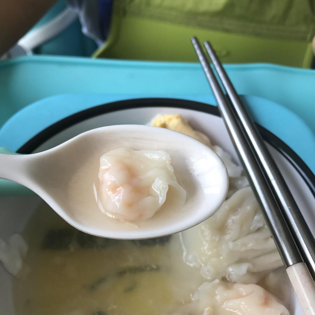 宝宝版鲜虾胡萝卜迷你水饺