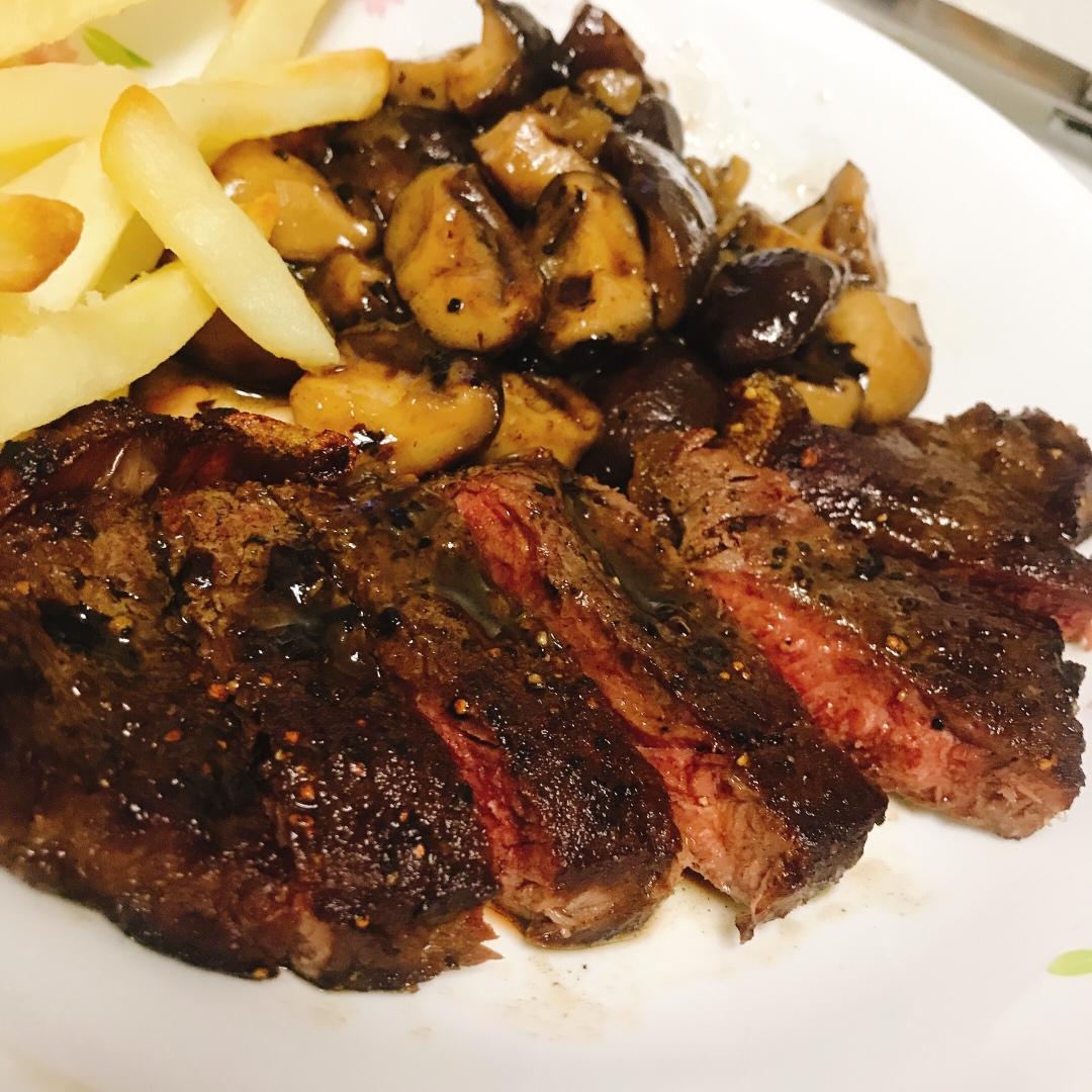 好吃到哭的煎牛排