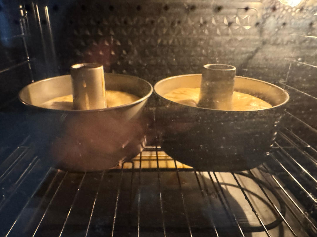 烤箱做蛋糕（戚风蛋糕的做法）