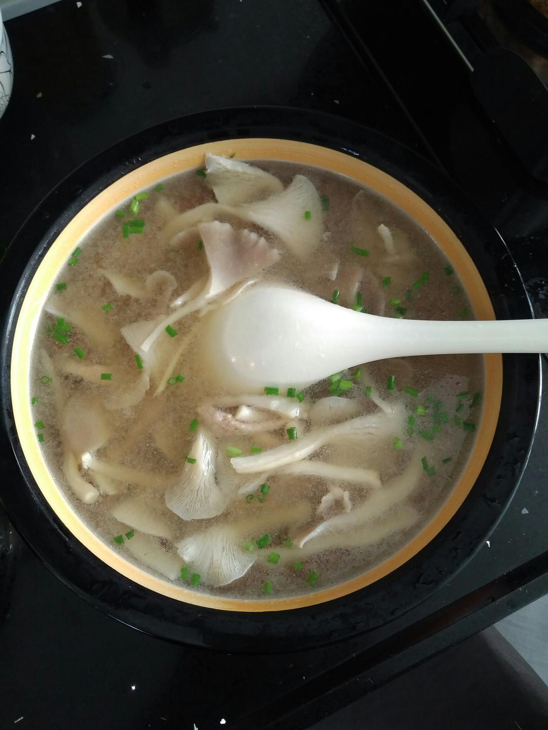 手机用户0263_9b5w做的蘑菇肉丝汤