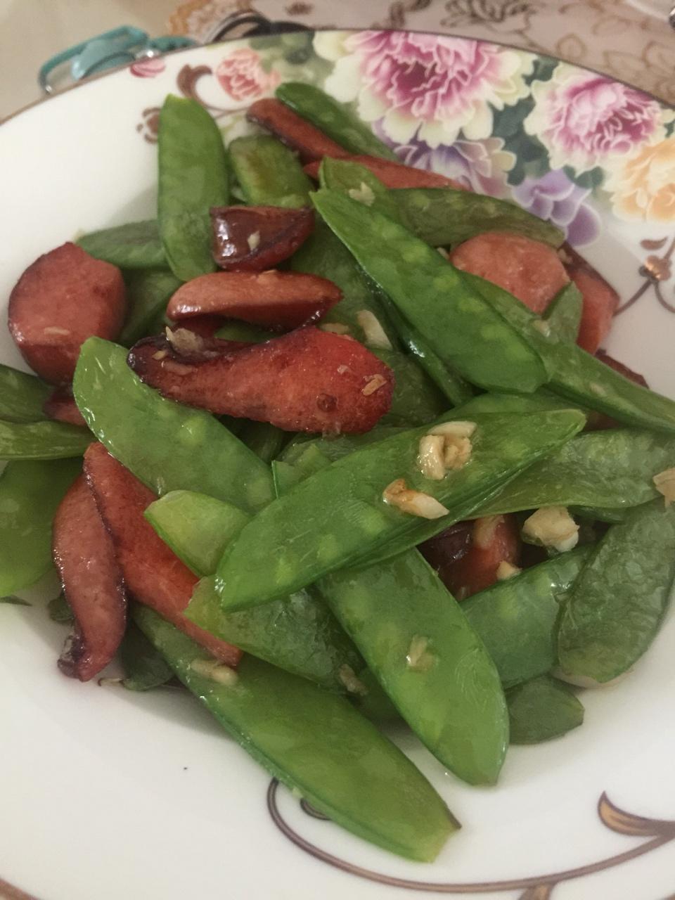 腊肠炒荷兰豆
