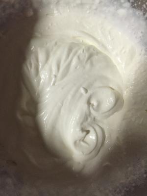 8寸镜面酸奶芒果慕斯（方形戚风）的做法 步骤3