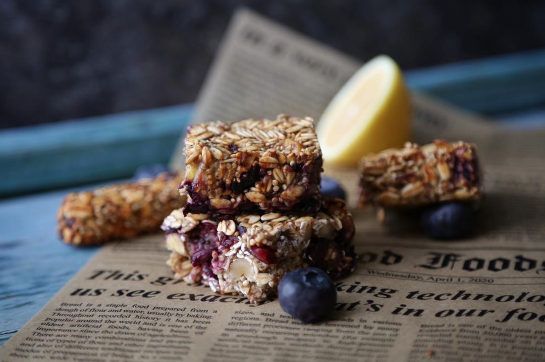 【减脂增肌】高蛋白香蕉蓝莓藜麦能量棒 Banana&blueberry quinoa protein bar