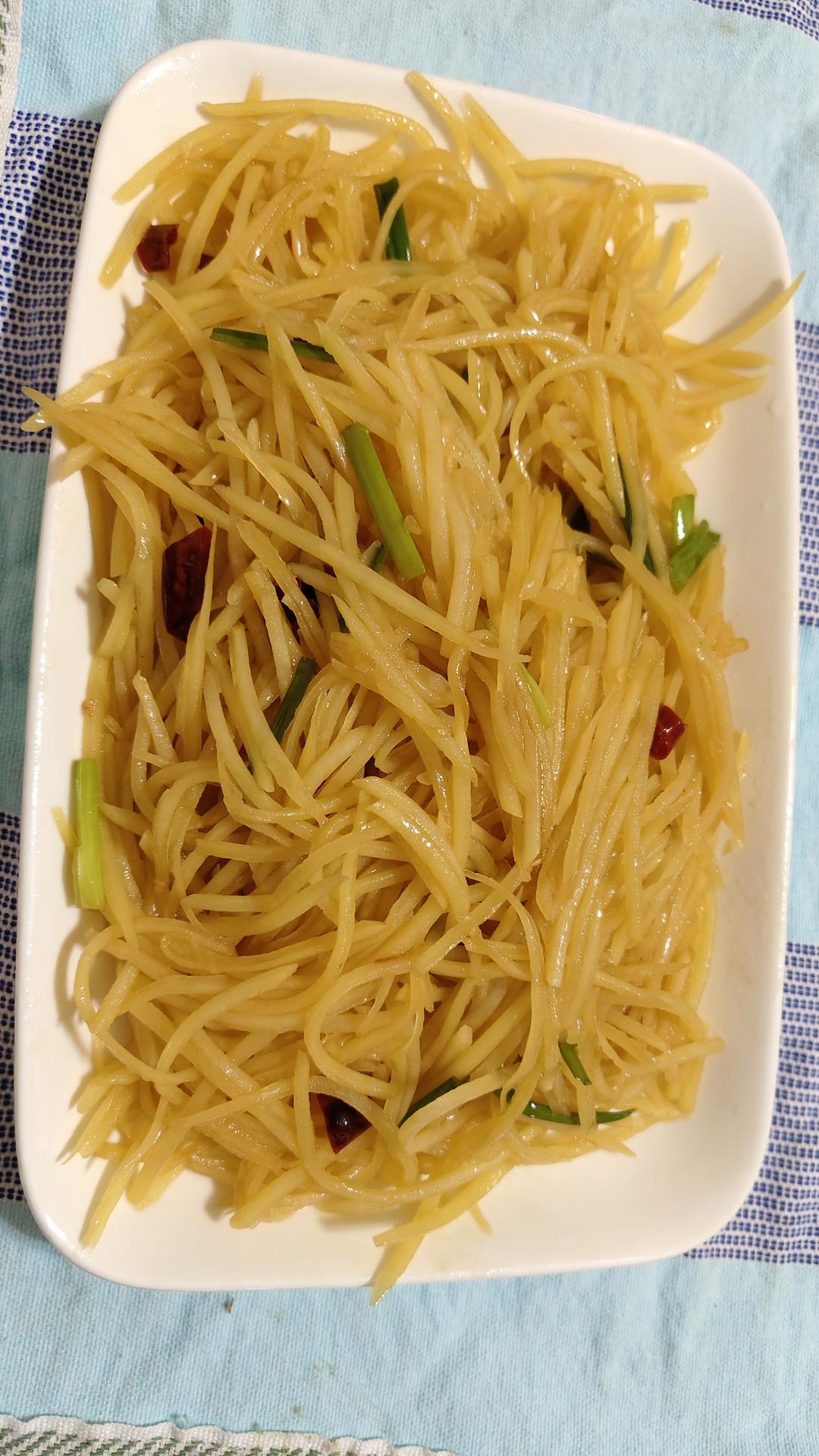 酸辣土豆丝的家常做法 超级下饭