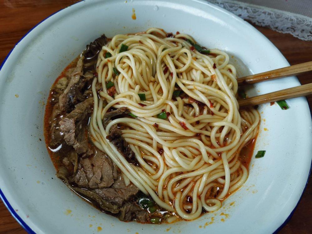 家常红烧牛肉面