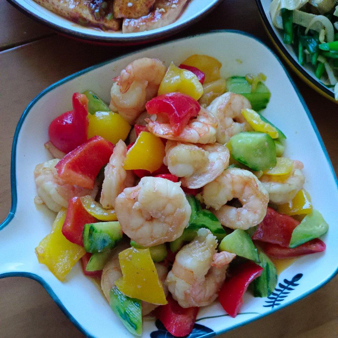 彩椒黄瓜炒虾仁