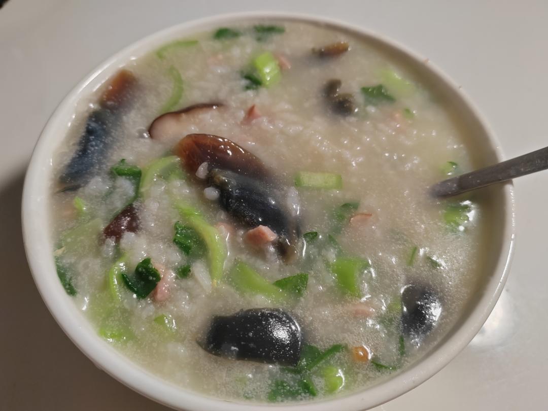 堂妈小厨——超好喝的皮蛋瘦肉粥
