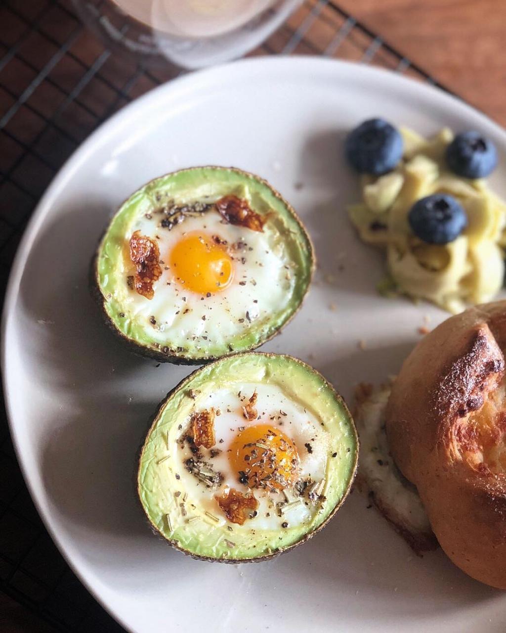 培根牛油果焗蛋