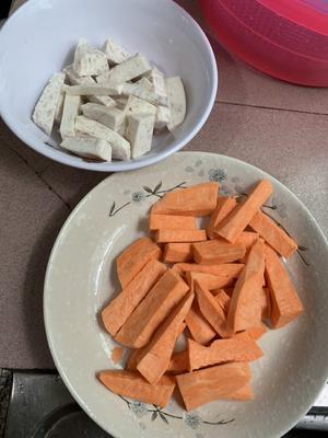 白芝麻芋头番薯甜品的做法 步骤1