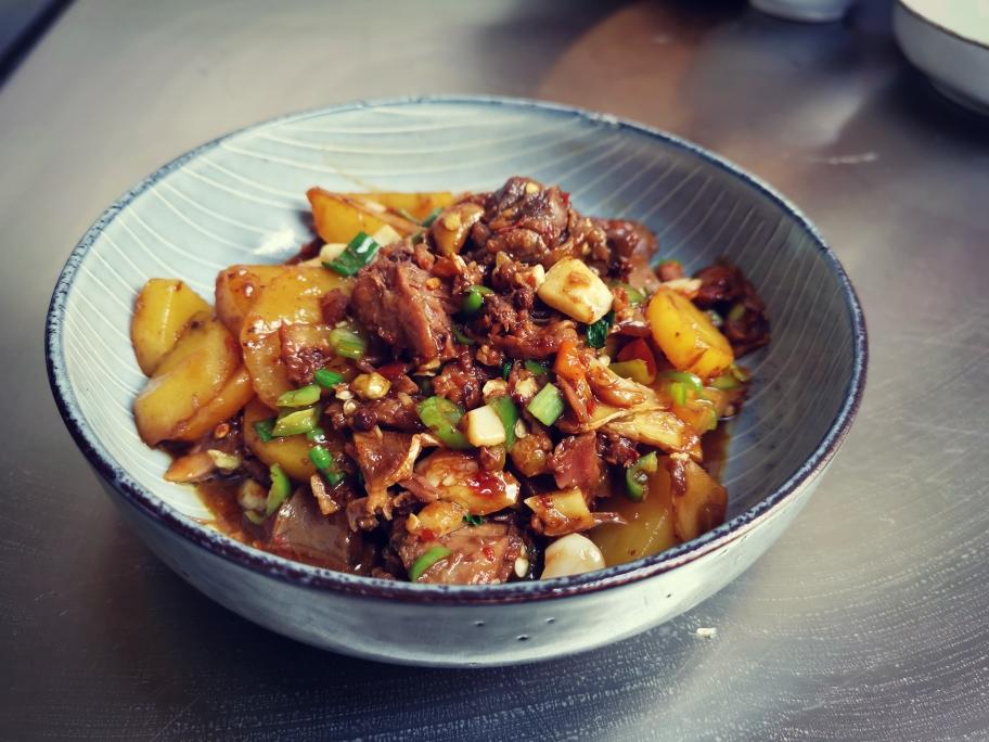 牛肉烧土豆的做法