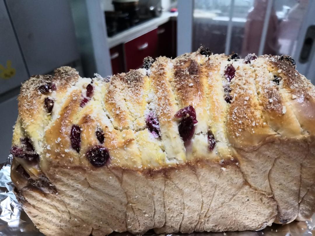 手撕蔓越莓炼乳吐司