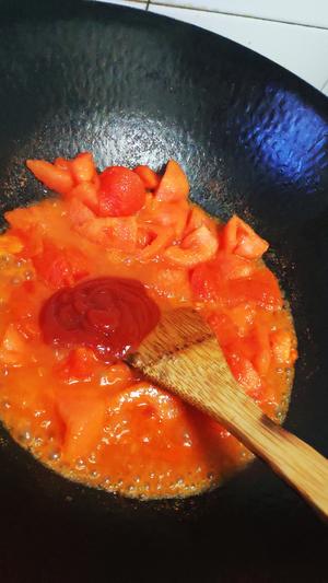 番茄金针菇炖肥牛的做法 步骤6