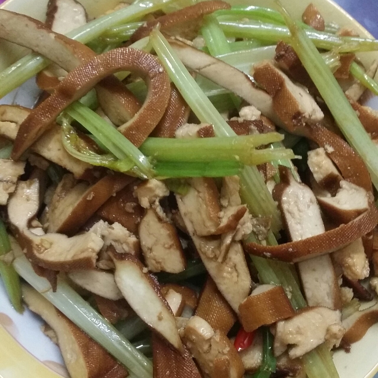 素菜：芹菜炒豆腐干