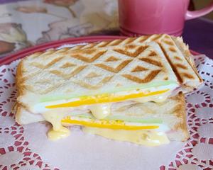 巨简单的Bruno轻食机早餐：烘烤三明治的做法 步骤7