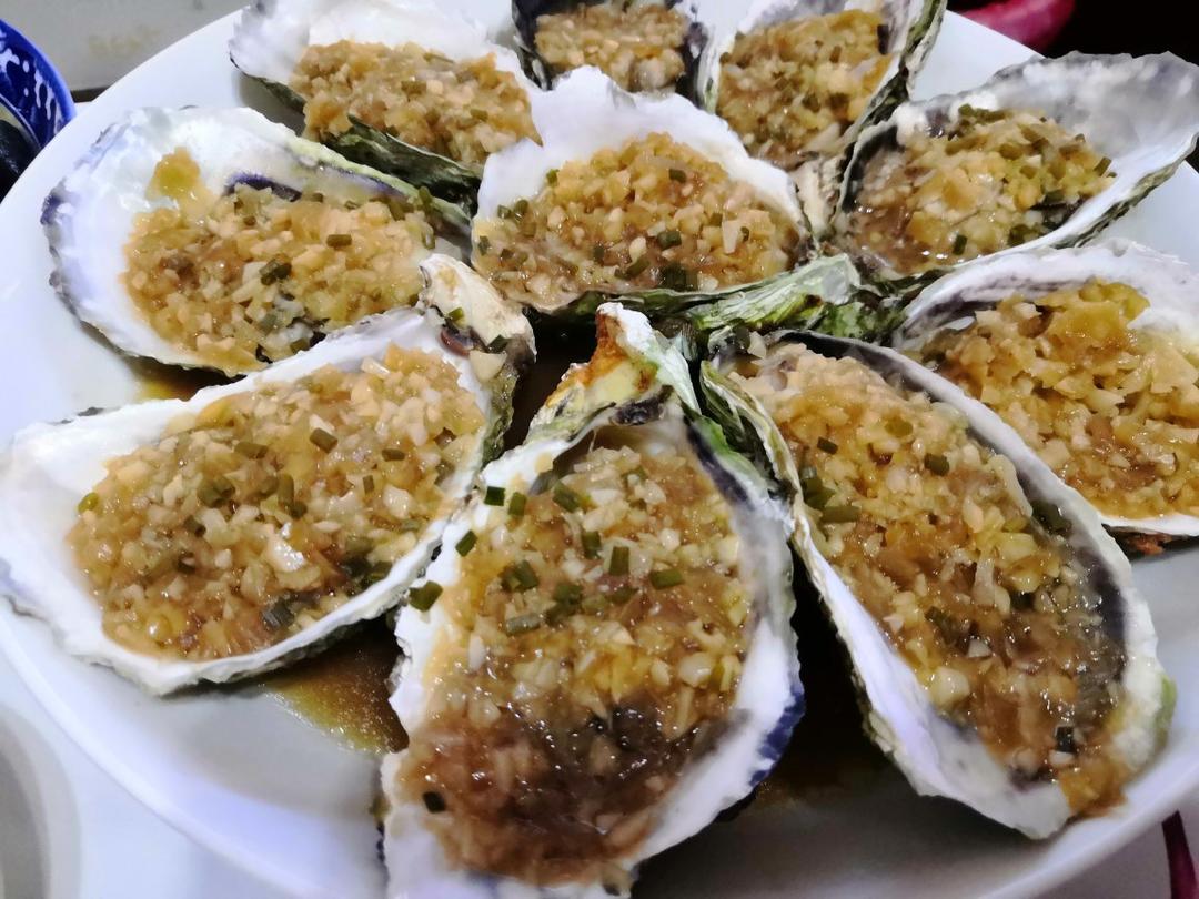 蒜泥生蚝（带壳蒸）