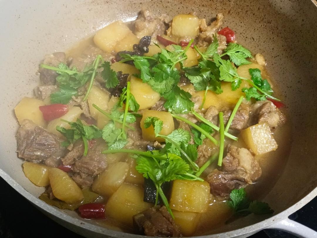 萝卜牛腩煲