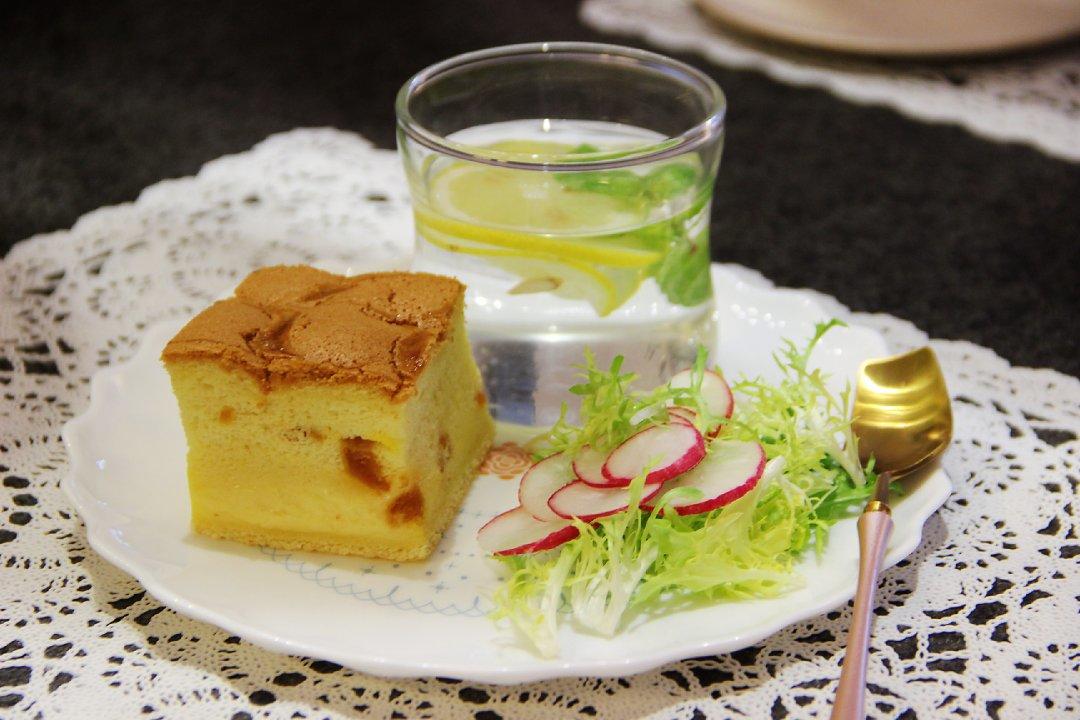 咸蛋黄芝心古早蛋糕