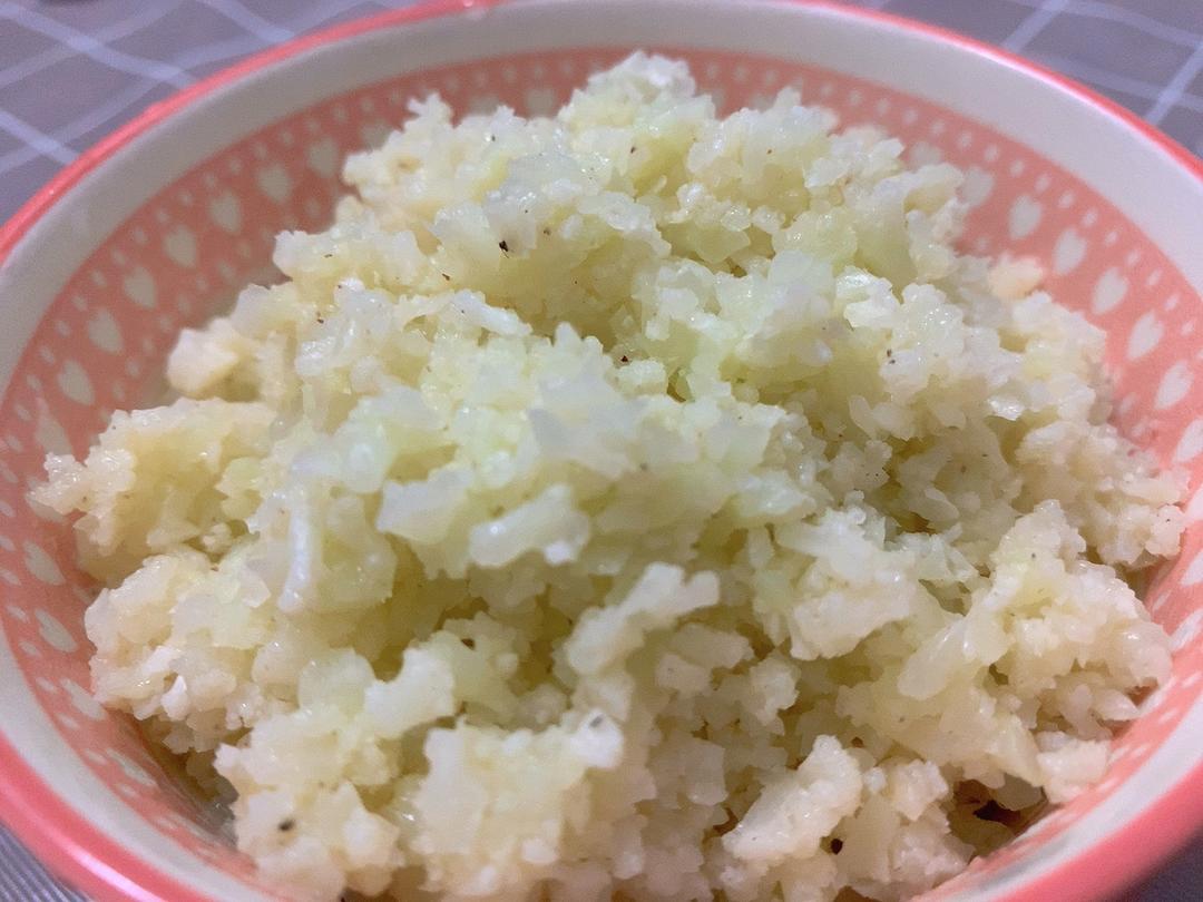 减肥瘦身可以当主食的超快手白花菜饭的做法