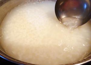 海鲜扇贝香菇粥的做法 步骤5