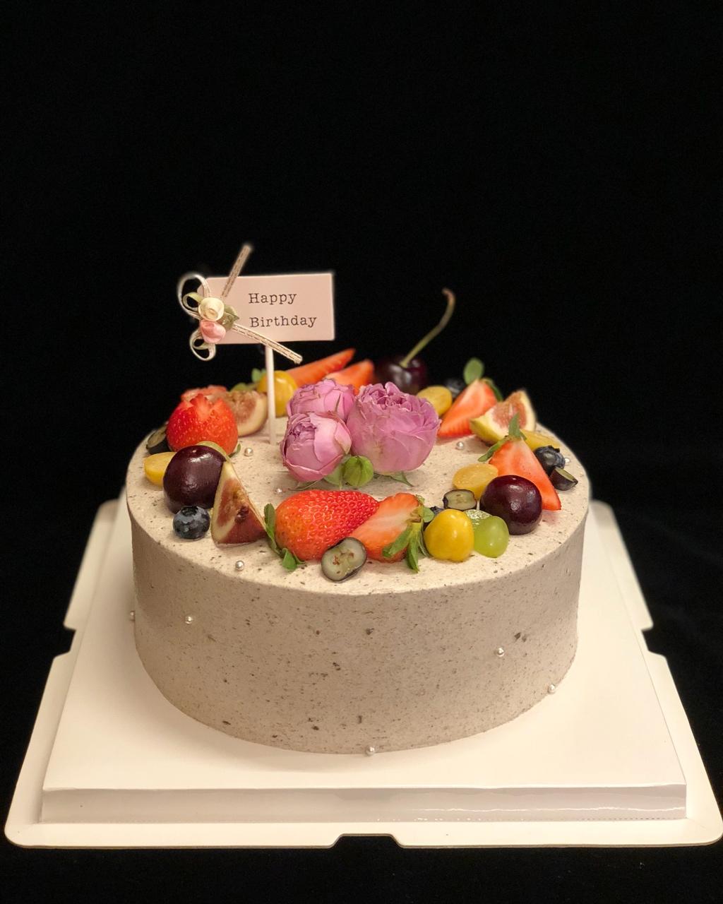 小欧mood做的6寸生日蛋糕款