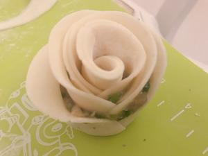 玫瑰花抱蛋蒸饺的做法 步骤6