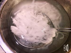 手工制作土豆粉的做法 步骤6