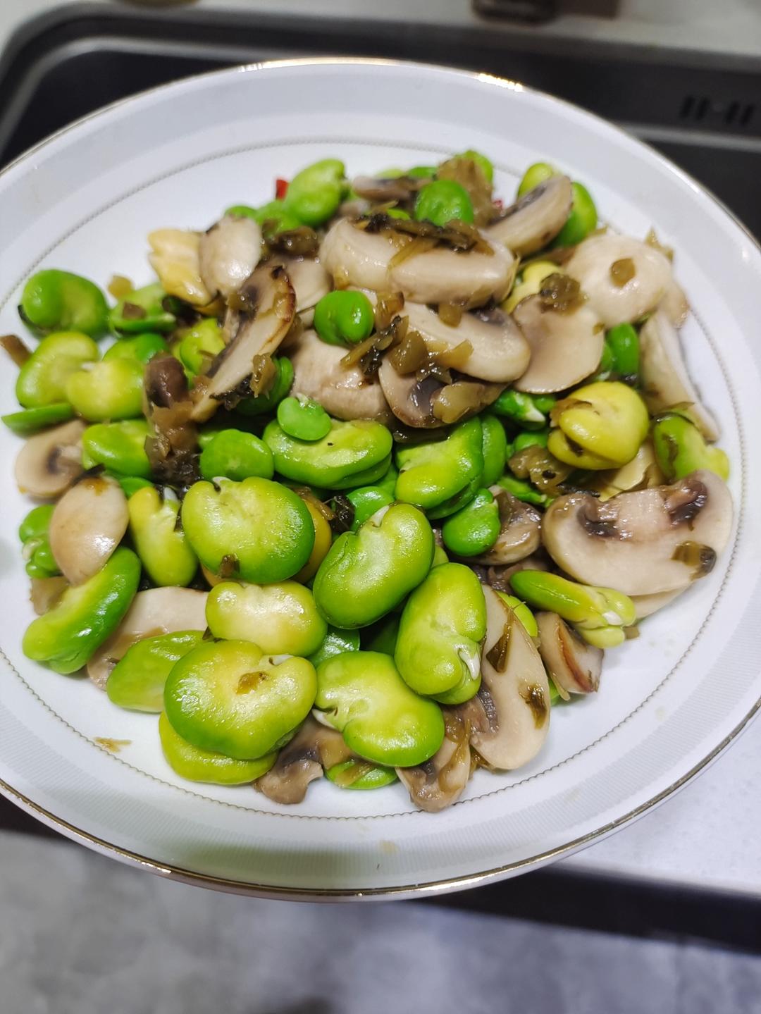 蘑菇鲜蚕豆