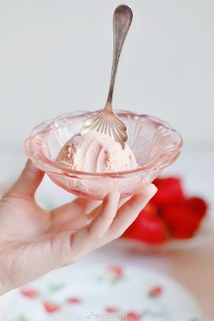 草莓冰淇淋🍓🍦🍨的做法 步骤17
