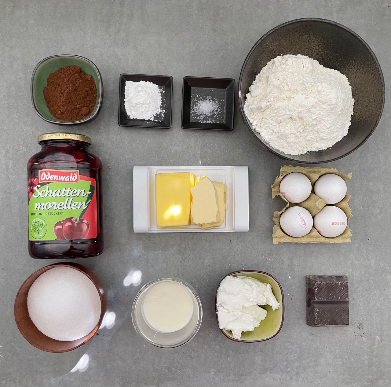 德国婆婆秘方•简单而细腻的巧克力樱桃蛋糕的做法 步骤1