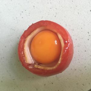 原创 番茄培根鸡蛋盅的做法 步骤4