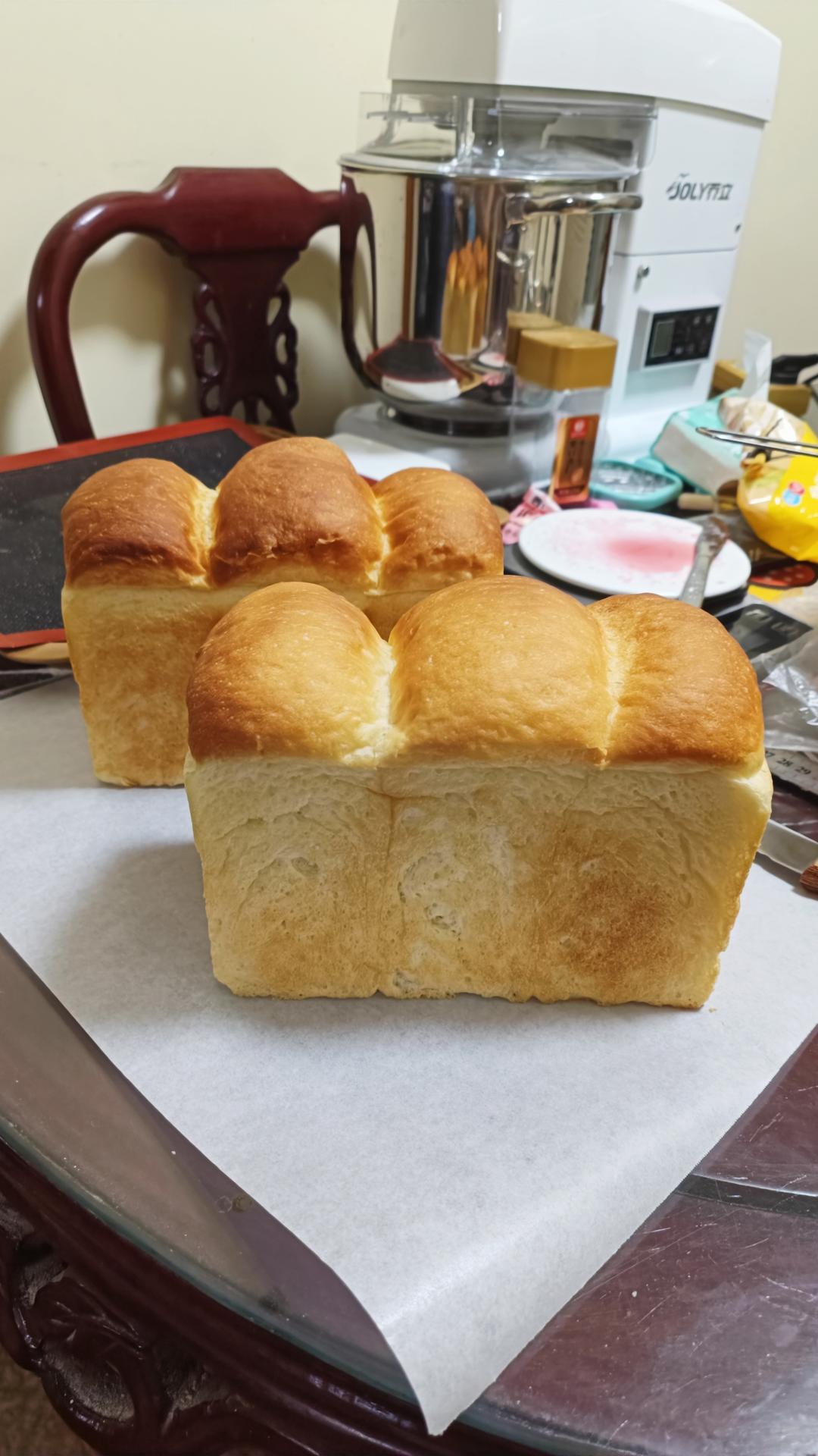 鲜奶牧场吐司制作揭秘，绵密的吐司谁不爱啊