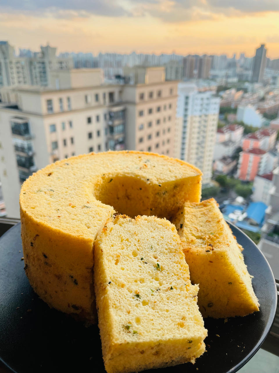 好吃不腻丨口感丰富丨香葱肉松戚风蛋糕